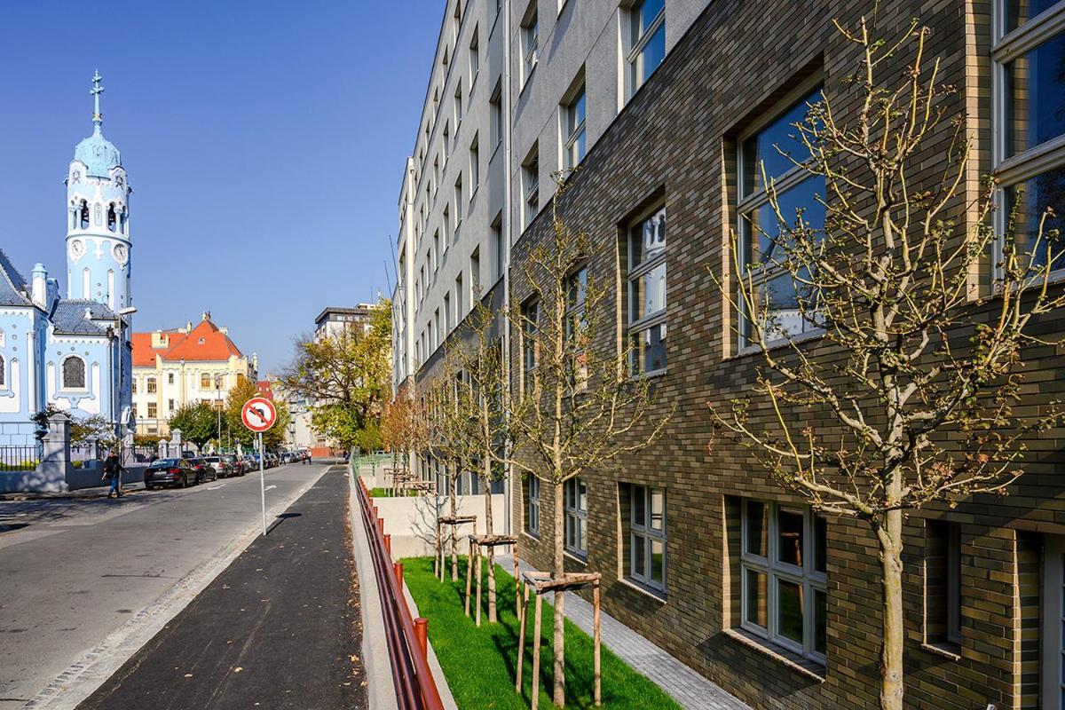 Luxury Apartment In City Centrum By Ota Group Pozsony Kültér fotó
